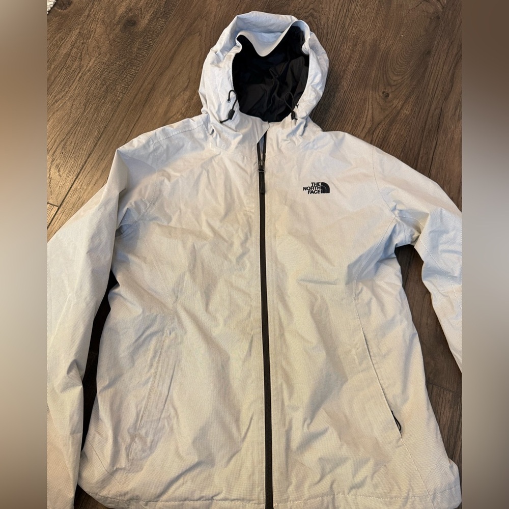 The North Face Men's Light Gray Raincoat